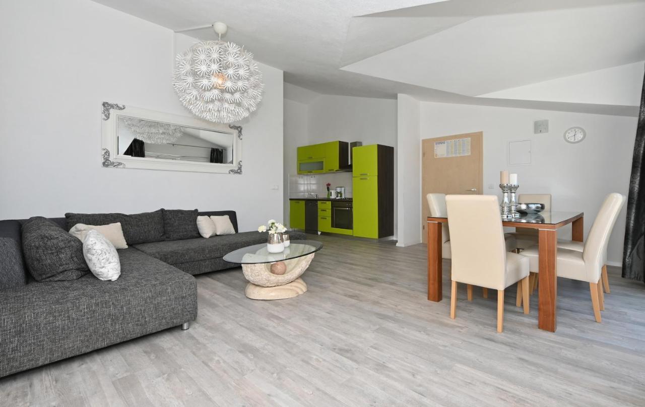 Apartments Villa Filip Трогир Екстериор снимка